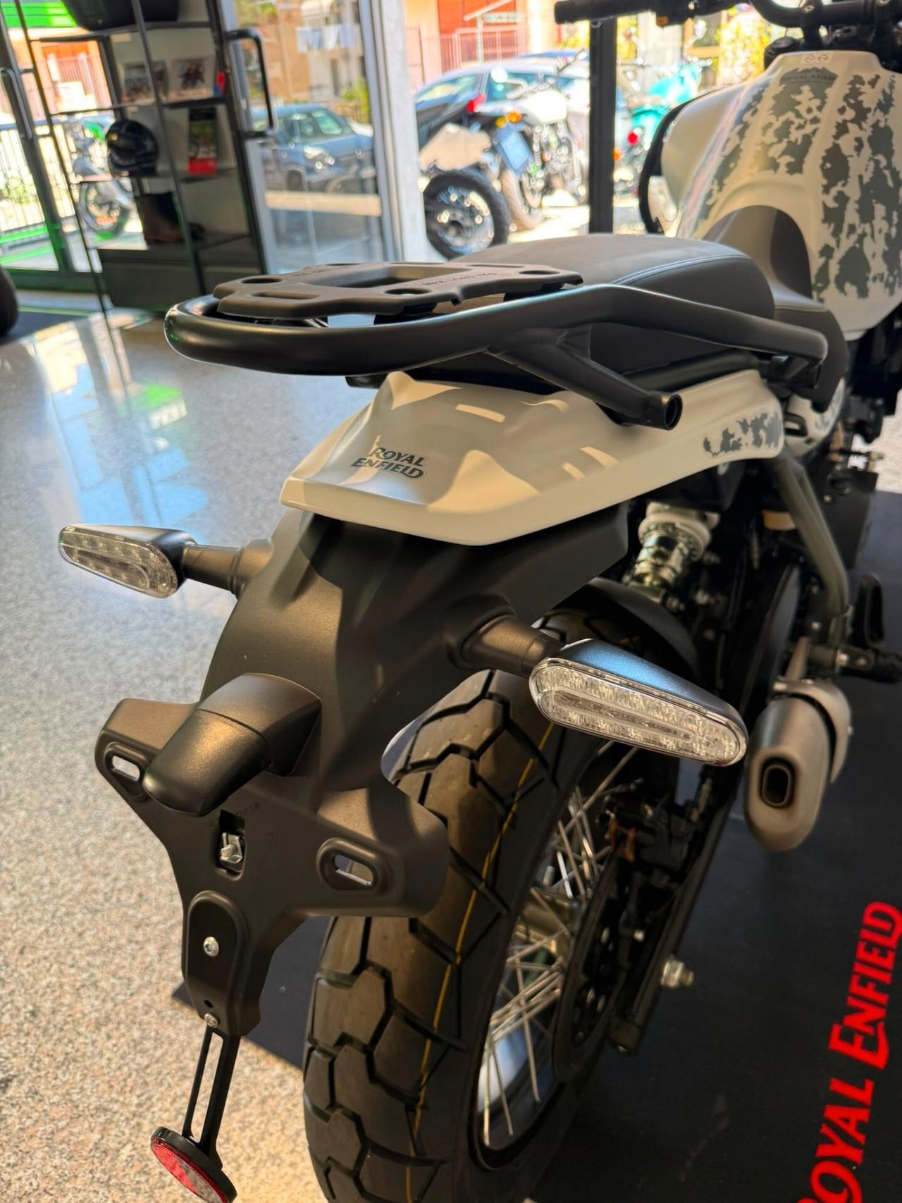 Royal Enfield Himalayan 450 KAMET WHITE TUBELESS