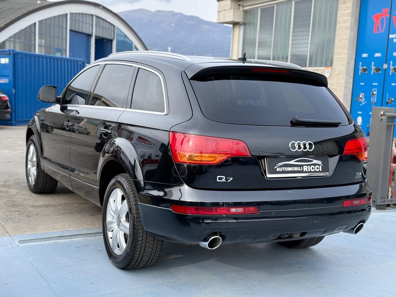 Audi Q7 3.0 V6 TDI 233CV quattro tiptronic