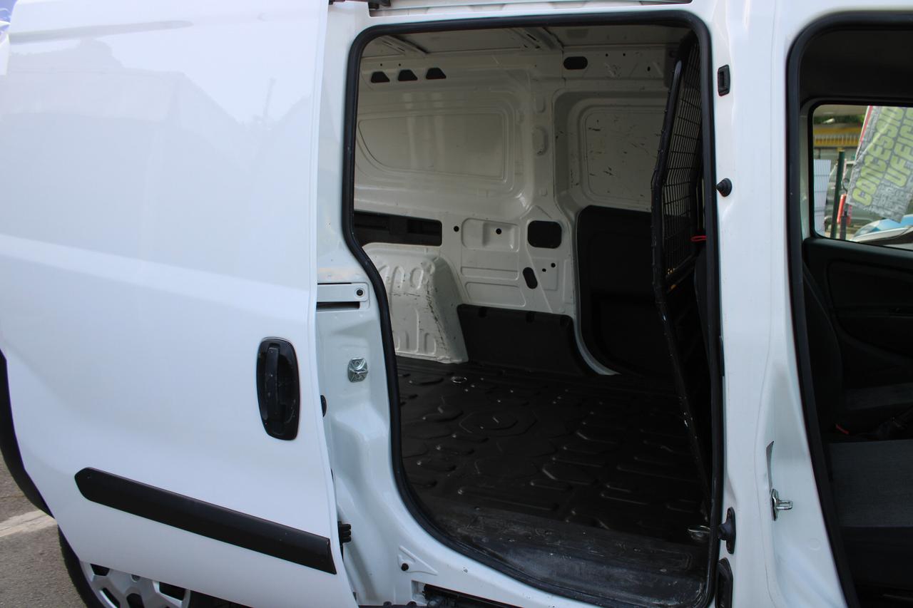 FIAT DOBLO' 1.6 MJET 105CV PL-TN Cargo Maxi Lamierato SX 3 posti