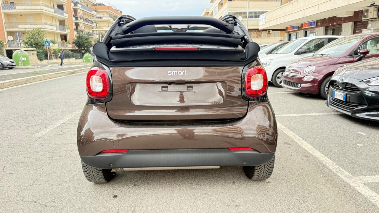 Smart ForTwo 70 1.0 twinamic cabrio Perfect LED NAVI KAMERA PDC PELLE CERCHI 15 BLUETOOTH BRACCIOLO