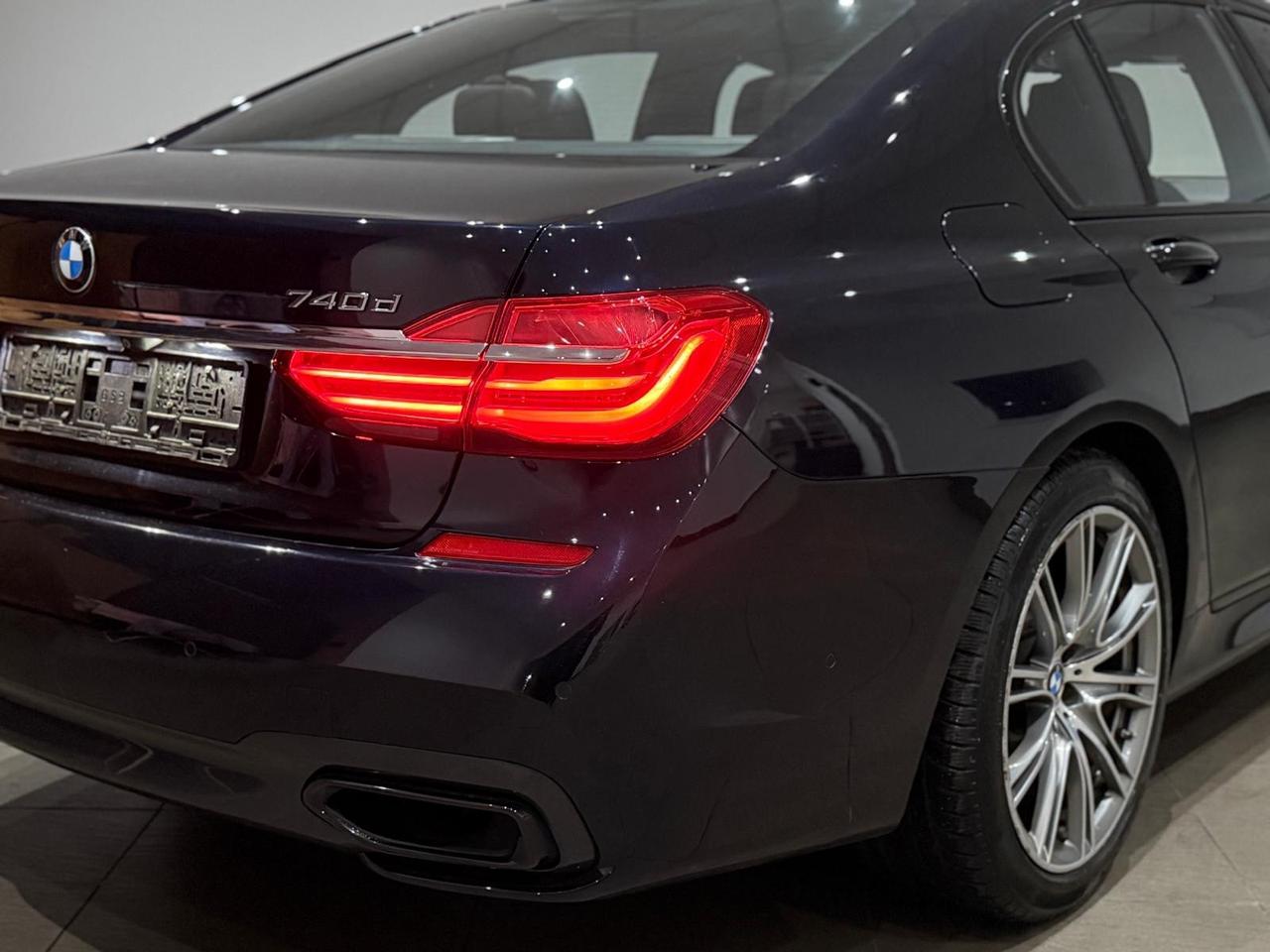Bmw 740d xDrive M-paket (320cv/235kw)