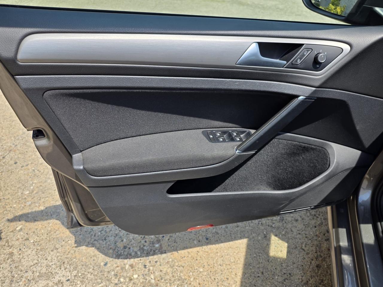 Volkswagen Golf Variant 1.6 TDI 110 CV AUTOMATICO Euro 6 B