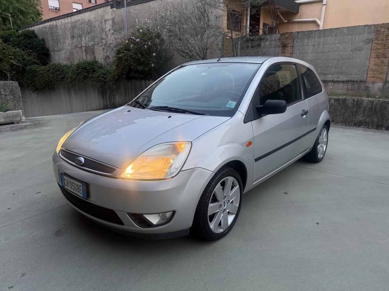 Ford Fiesta 1.2 16V 3p. Ghia