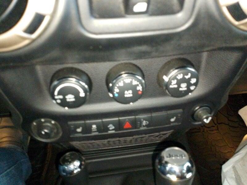 Jeep Wrangler Unlimited 2.8 CRD DPF Sahara Auto