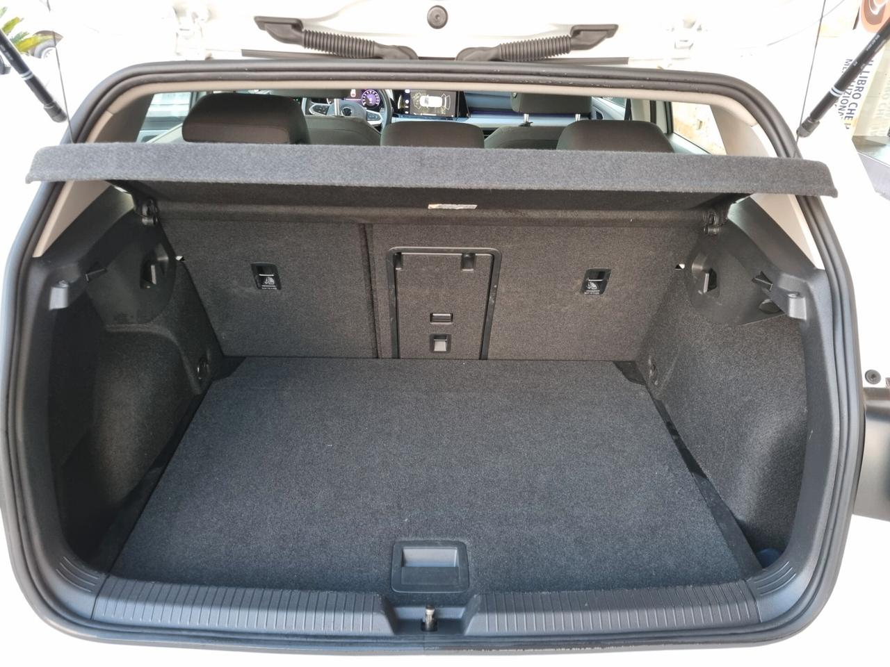 Volkswagen Golf VIII 2.0 tdi Life 115cv