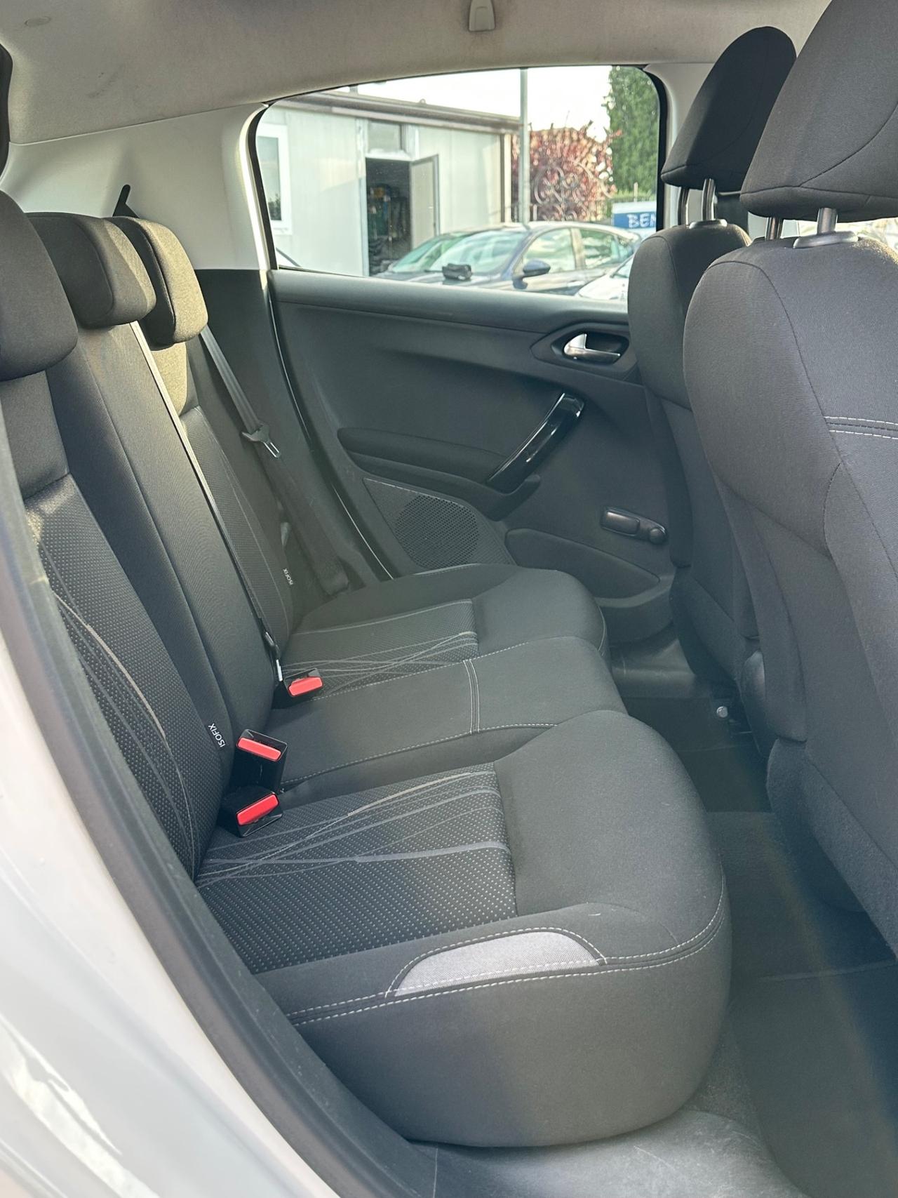 Peugeot 208 PureTech 82 5 porte Allure 2015