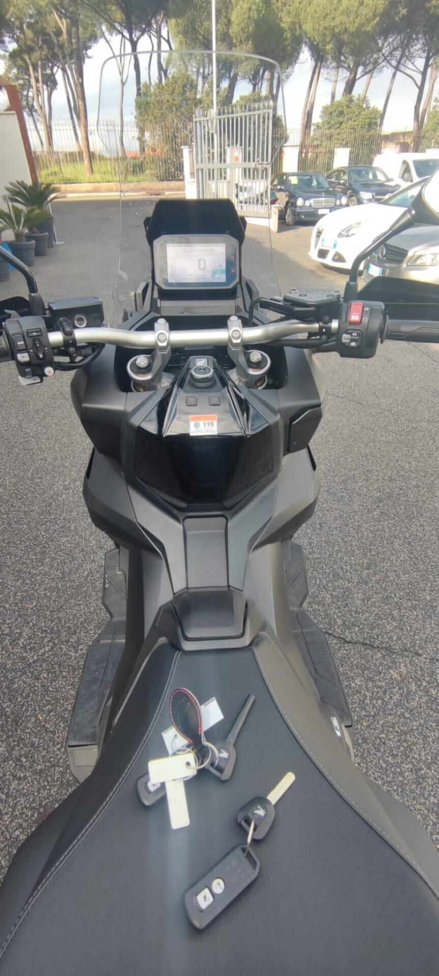 X AV 750