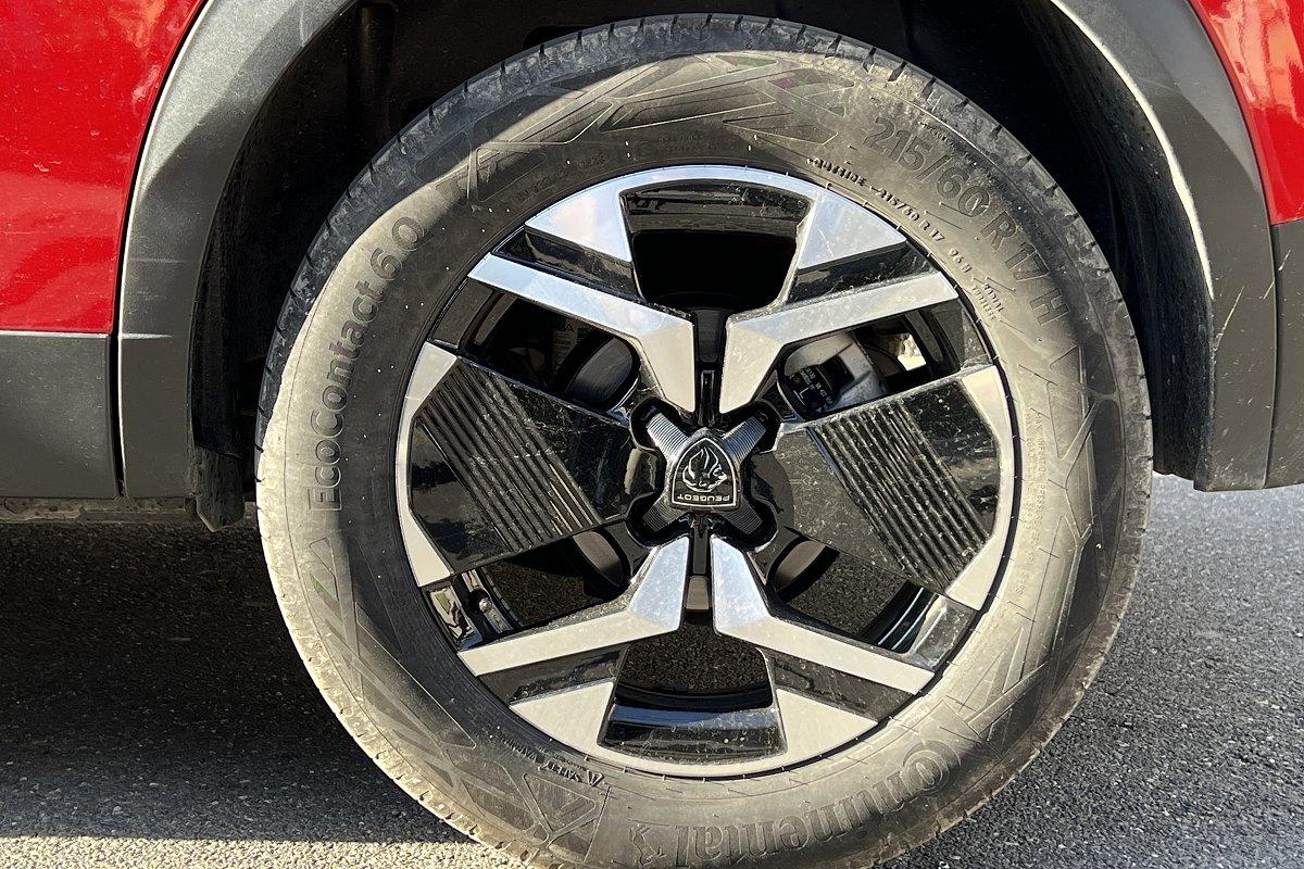 PEUGEOT 2008 PureTech 100 S&S Allure