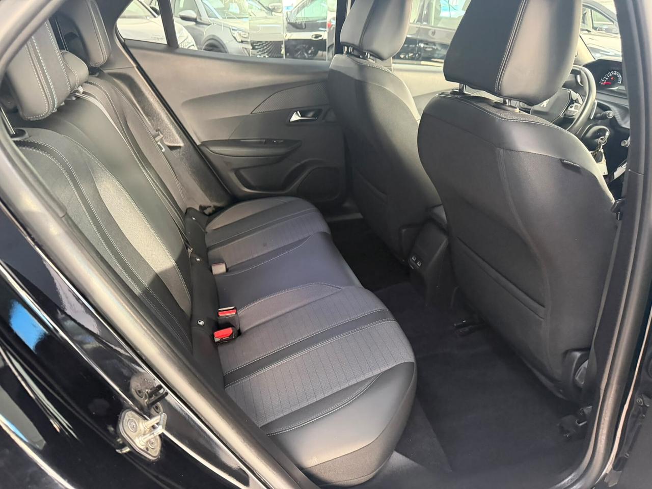 Peugeot 2008 BlueHDi 130 S&S EAT8 Allure