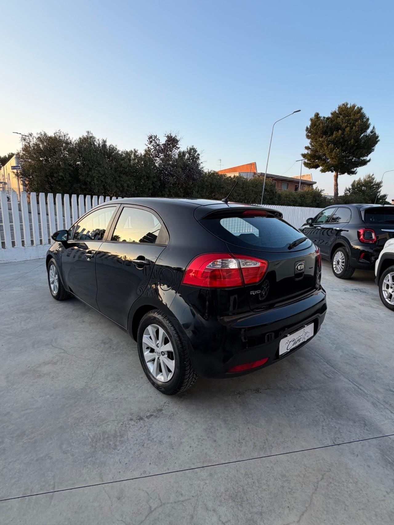 Kia Rio 1.1 CRDi 5p. Cool