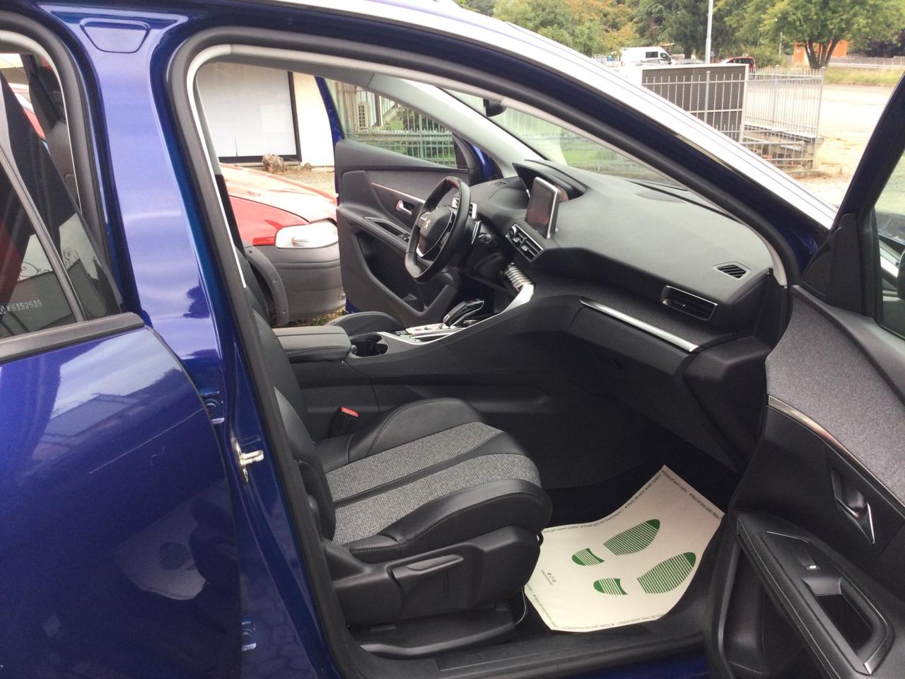 Peugeot 3008 BlueHDi 130 S&S EAT8 Allure