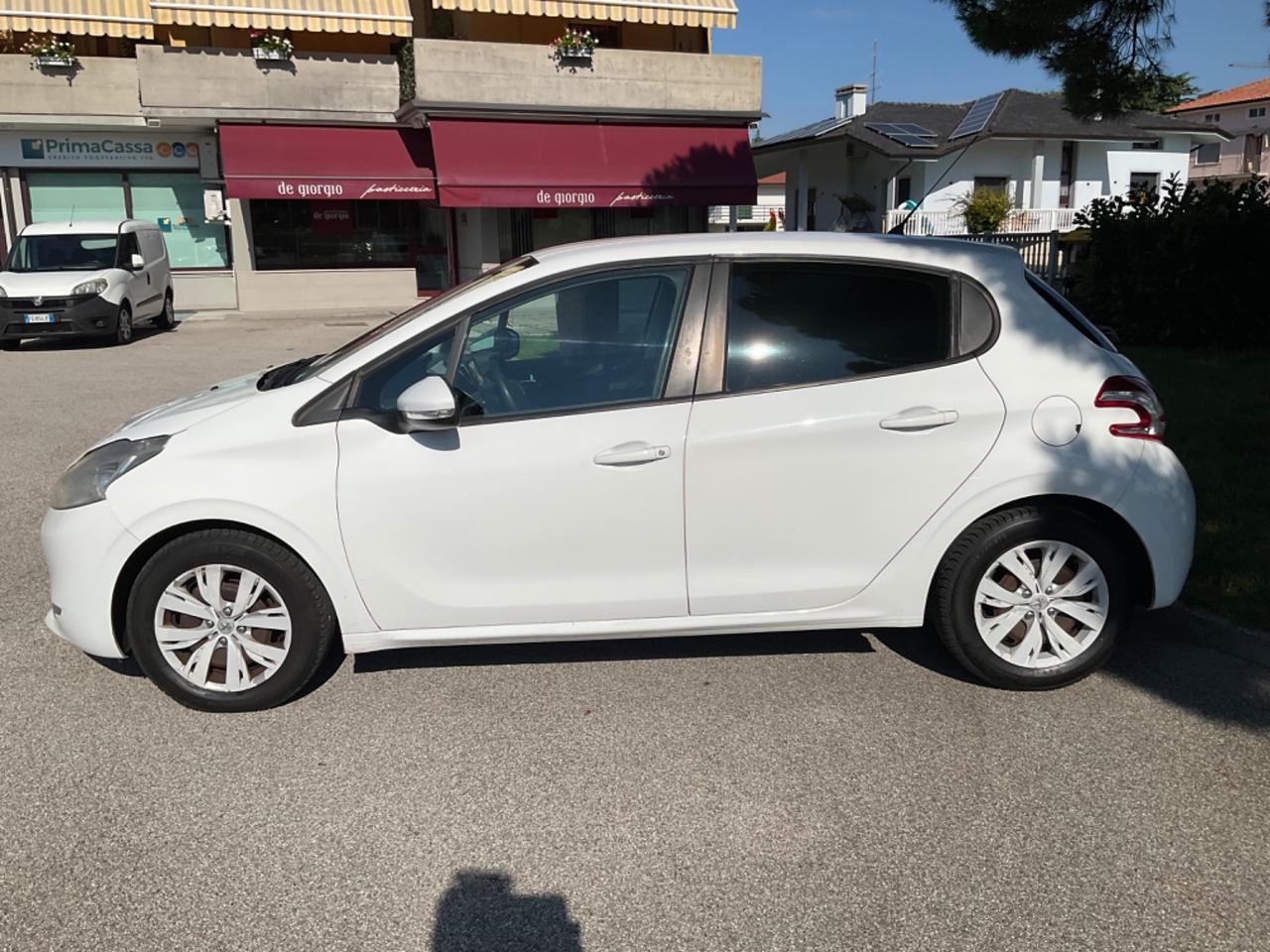 Peugeot 208 1.4 HDi 68 CV 5 porte Active