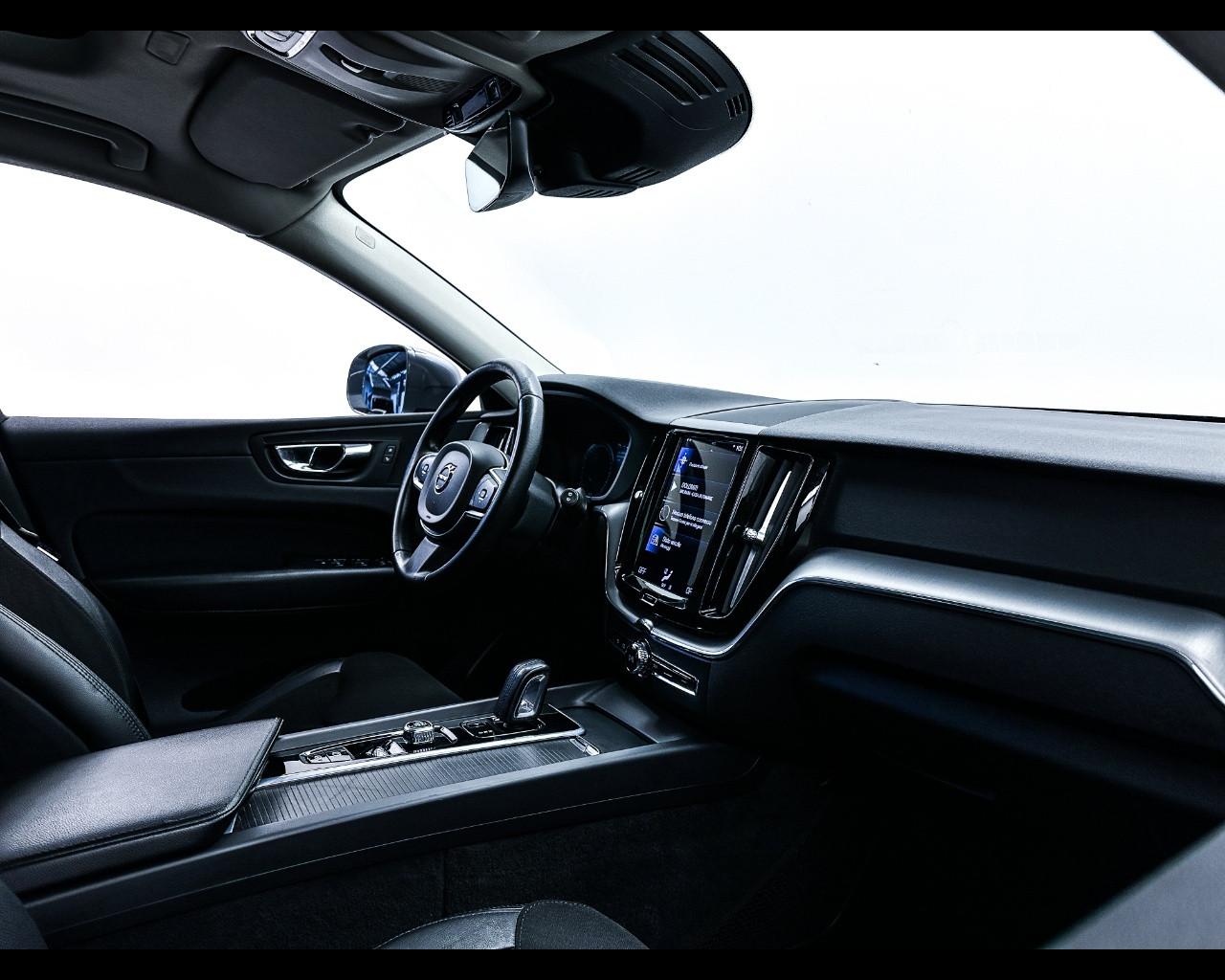 VOLVO XC60 (2017-->) - XC60 T6 Recharge Plug-in Hybrid AWD Inscrip