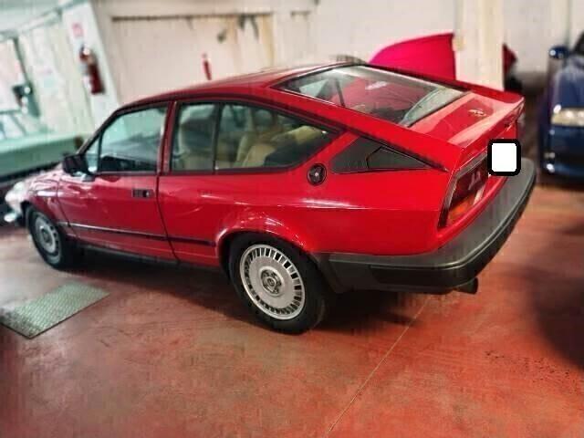 Alfa Romeo Alfetta 2500 V6