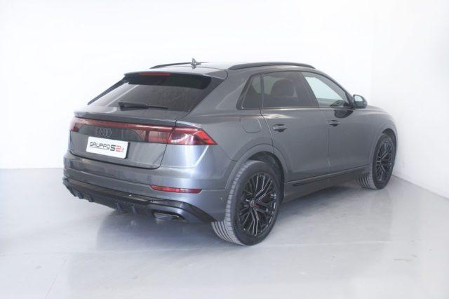 AUDI Q8 50 TDI 286 CV quattro S-line Black Edition