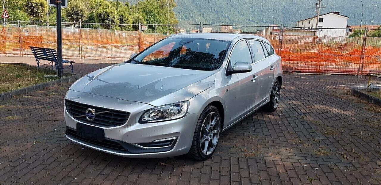 Volvo V60 2.0 d 150 cv D3 Geartronic Volvo Ocean Race,pelle,cambio automatico,navi,cruise control,cerchi 18
