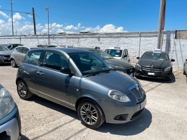Lancia Ypsilon 1.3 MJT 75 CV Unyca