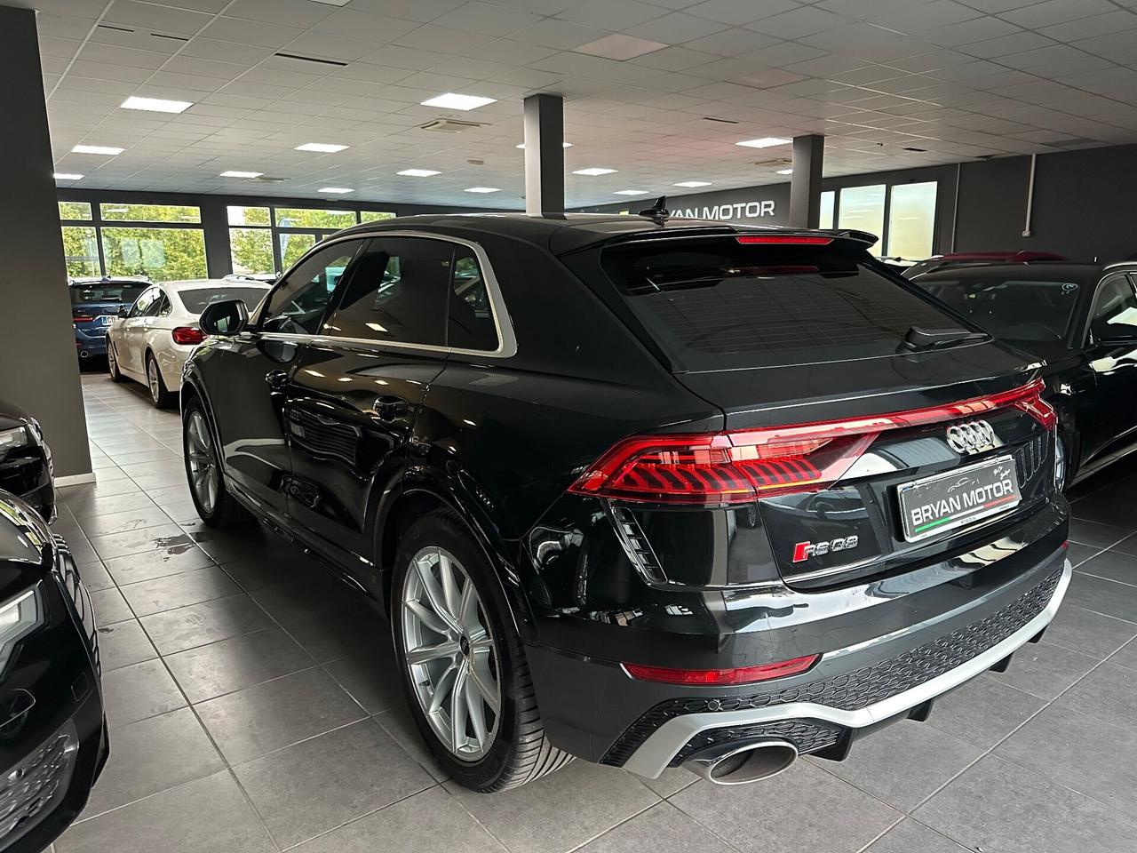 Audi Q8 RS TFSI V8 quattro tiptronic