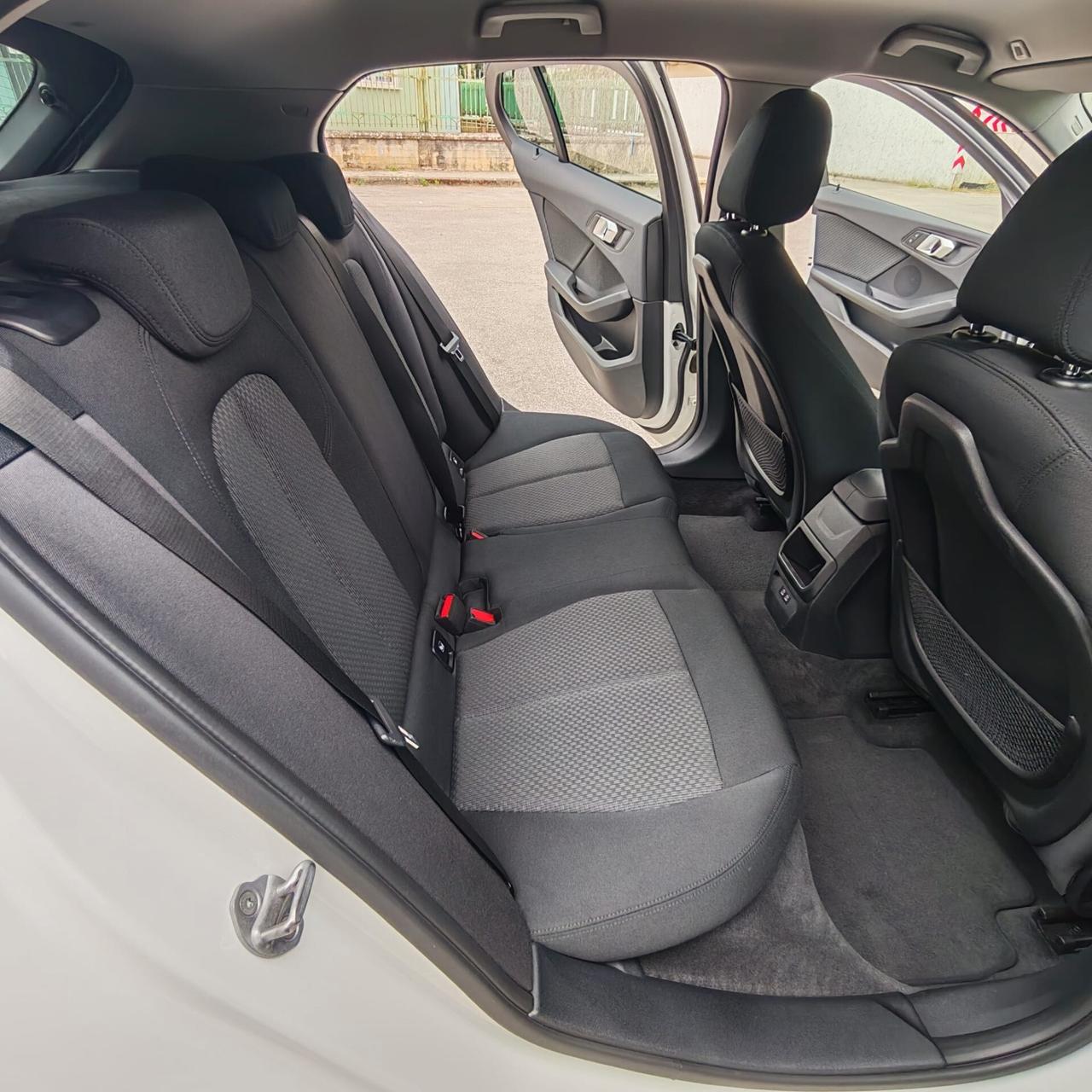 Bmw 116d 5p. Business Advantage FULL SERVICE BMW