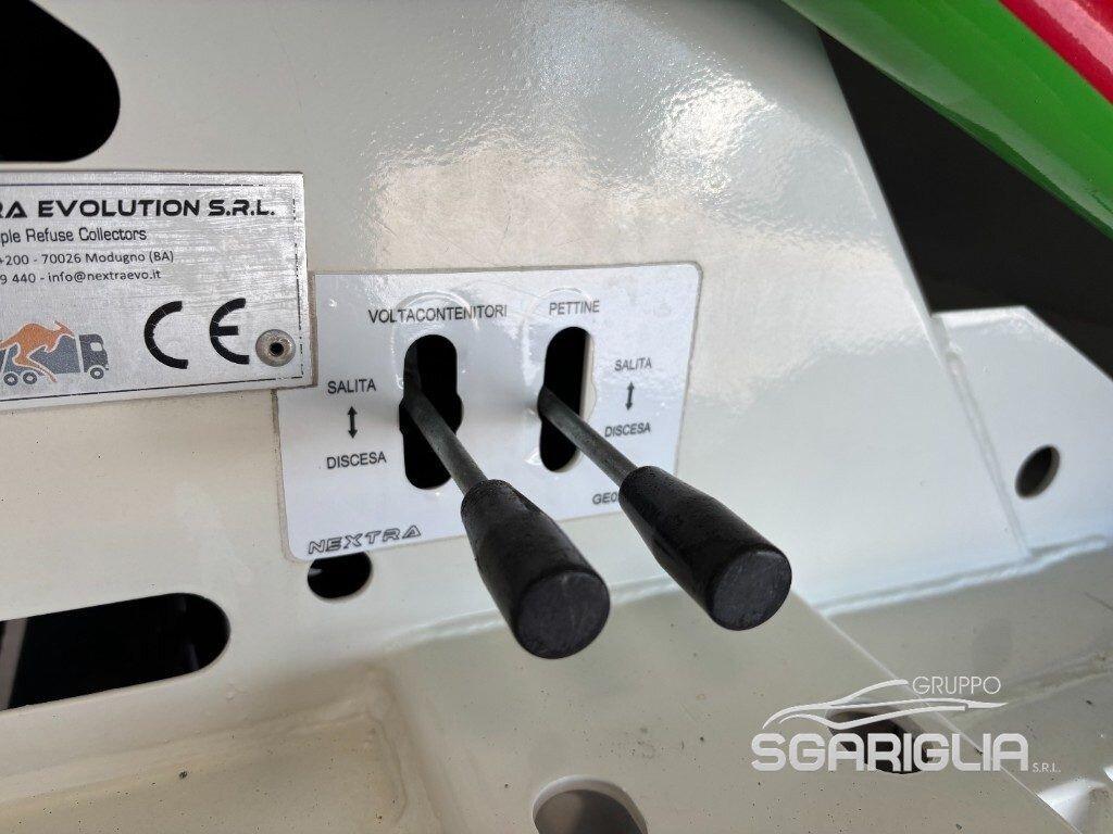 Piaggio Porter GPL Vasca Rifiuti Ribaltabile Compatta