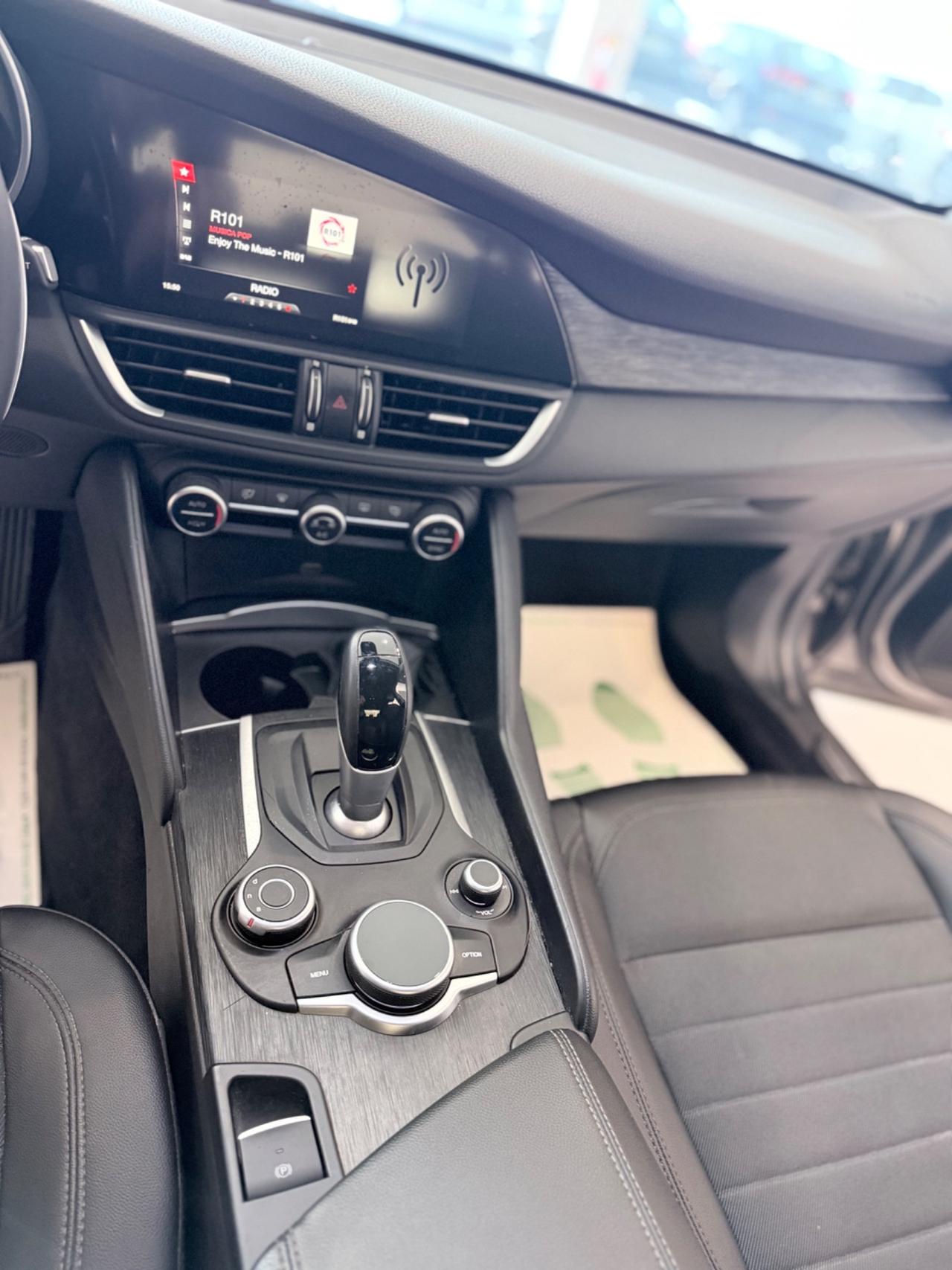 Alfa Romeo Giulia 2.2 Turbodiesel 180 CV AT8 Eco Business