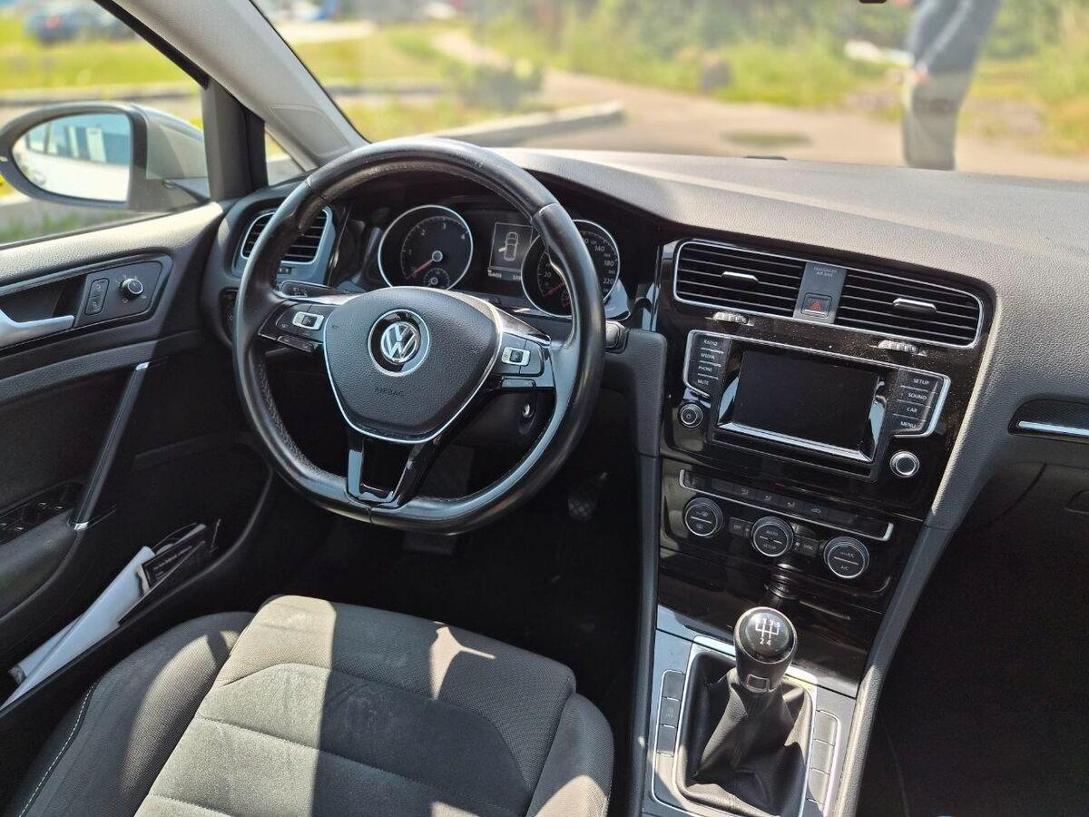 Volkswagen Golf 1.6 tdi Highline 5p