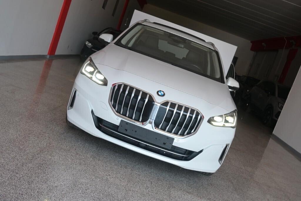 218D ACTIVE TOURER NEW 150CV STEPTRONIC BUSINESS DESIGN ( FARI LED ADATTIVI - BMW DIGITAL COCKPIT - AMBIENT LIGHTS - TETTO PANORAMICO APR. - PELLE - CRUISE - NAVI - MIRROR - PARK ASSISTANT - TELECAMERA POST. )