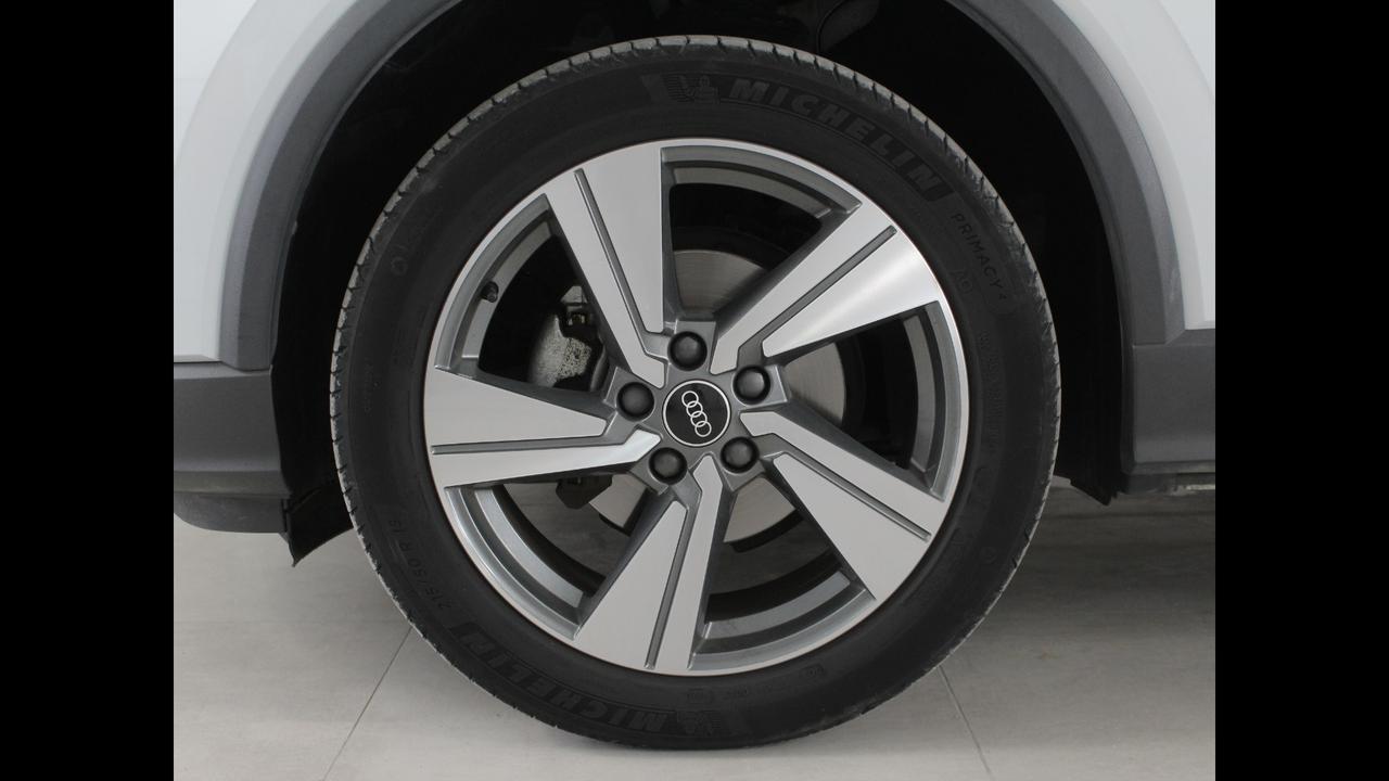 AUDI Q2 I 2021 - Q2 35 1.5 tfsi Admired s-tronic