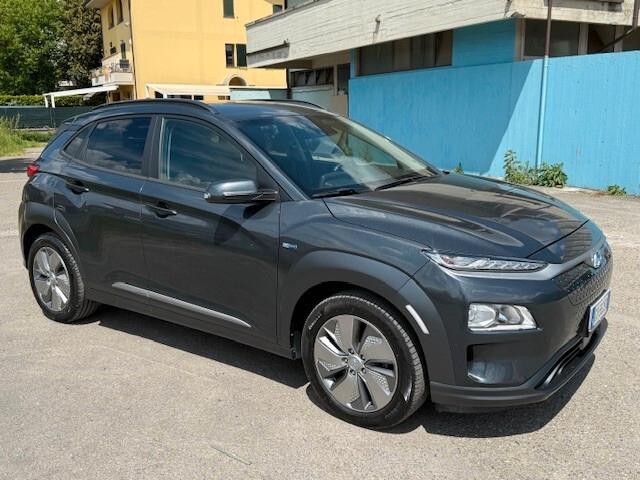 Hyundai Kona elettrica iva esposta