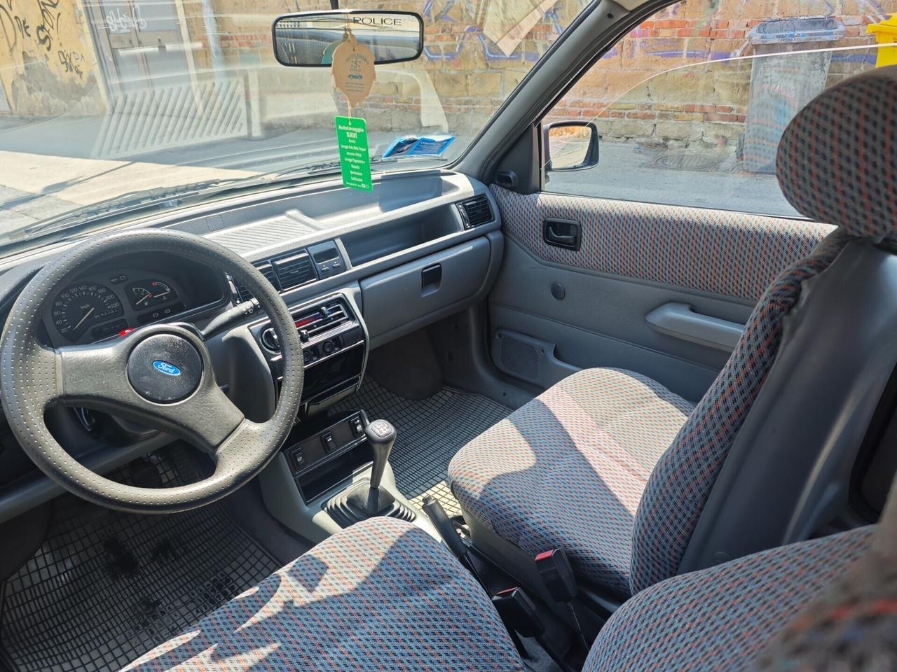 Ford Fiesta 1.1 5 porte Ghia