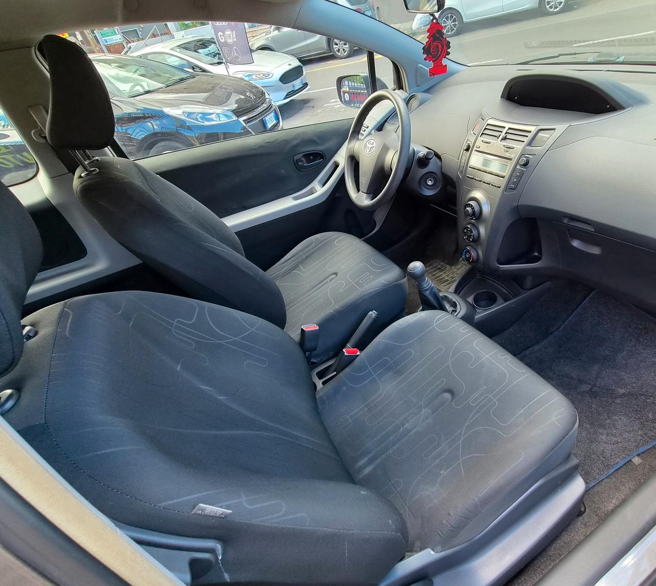 Toyota Yaris 1.0 3 porte Sol