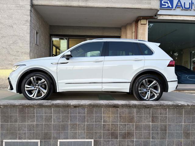 VOLKSWAGEN Tiguan 2.0 TDI 150 CV SCR DSG R-Line LUCI AMBIENTE