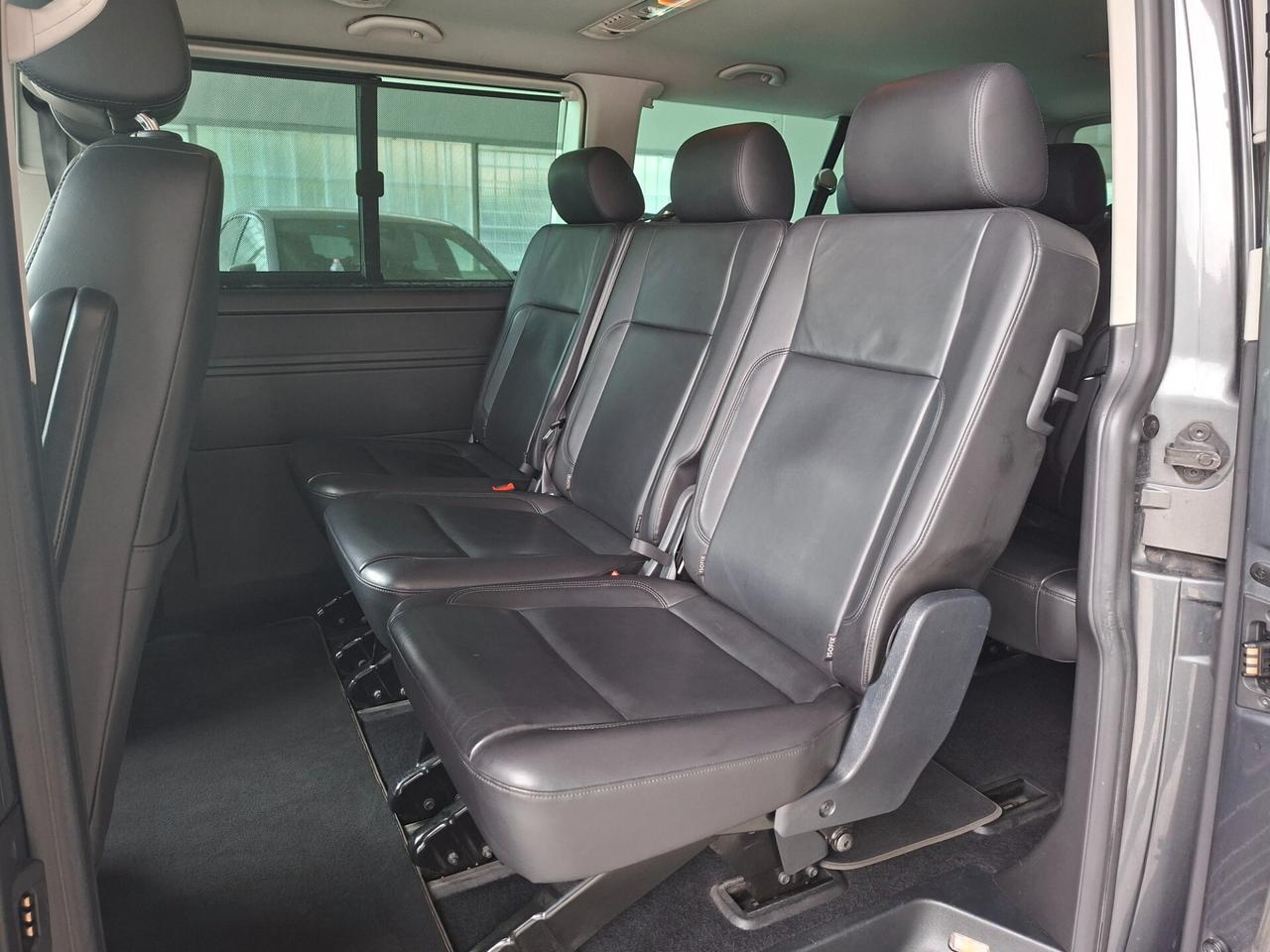 Volkswagen T6 Caravelle 2.0 TDI / 8 POSTI / AUTOMATICO / PELLE / EURO 6B