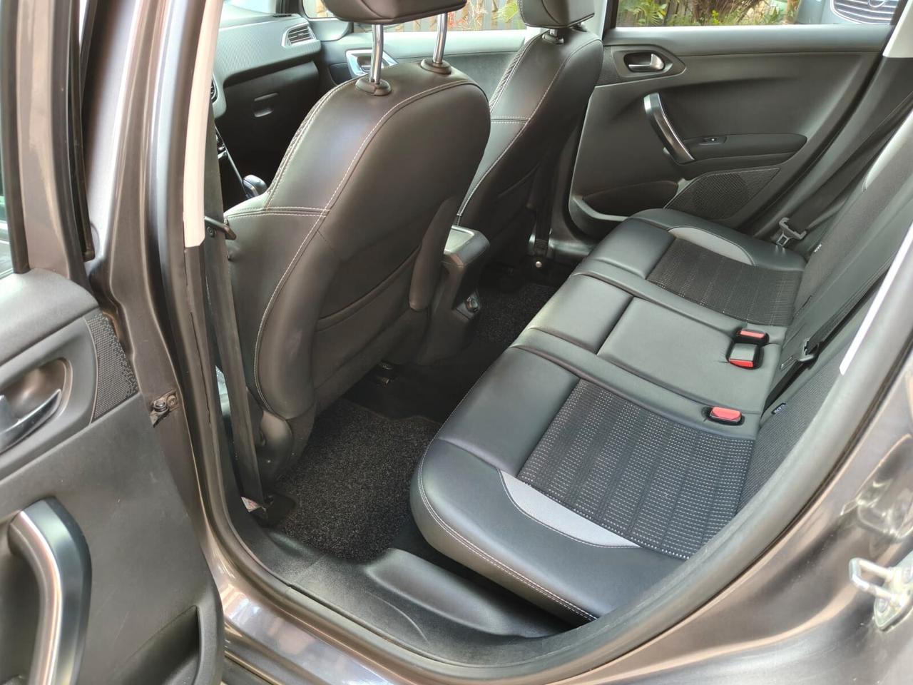 Peugeot 2008 1.6 HDI – Allure - 2014