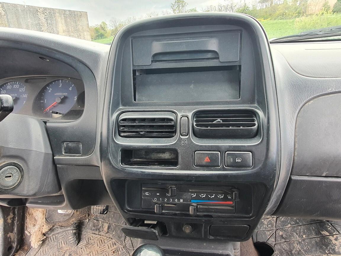 Nissan Navara (D22) 2.5 TD 133CV 4WD Cab. Singola