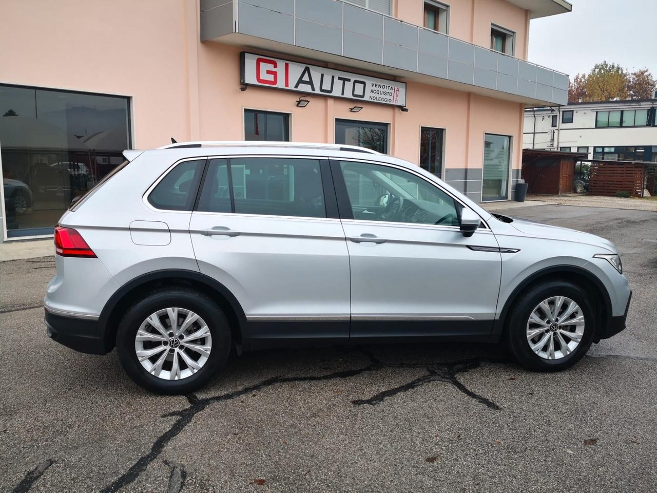 VW Tiguan 2.0 TDI 150 CV SCR DSG Life (RESTYLING)