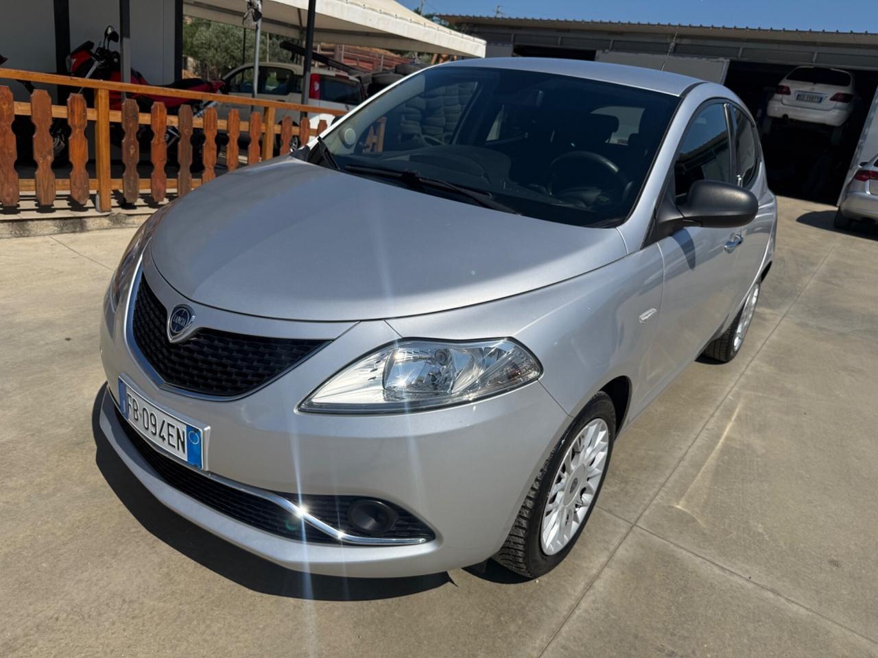 Lancia Ypsilon 1.3 MJT 16V 95 CV 5 porte 12/2015