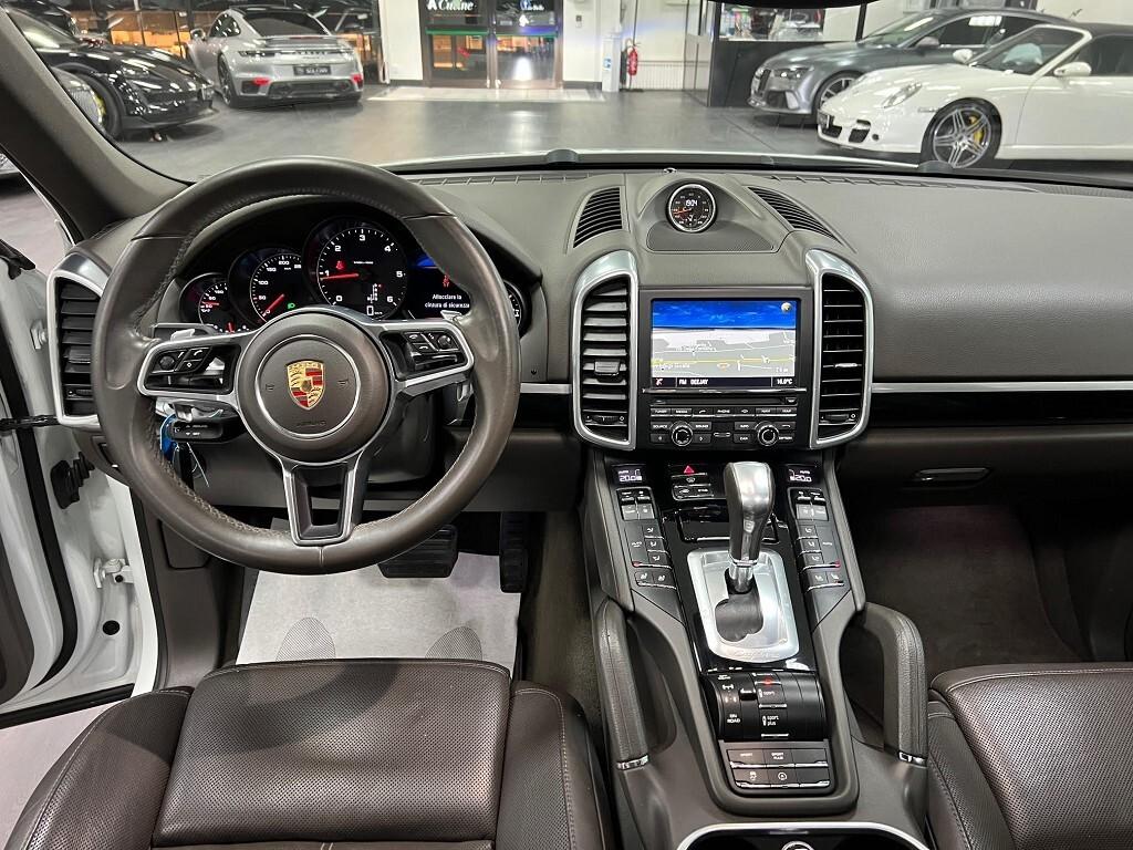 Porsche Cayenne 3.0 tiptronic