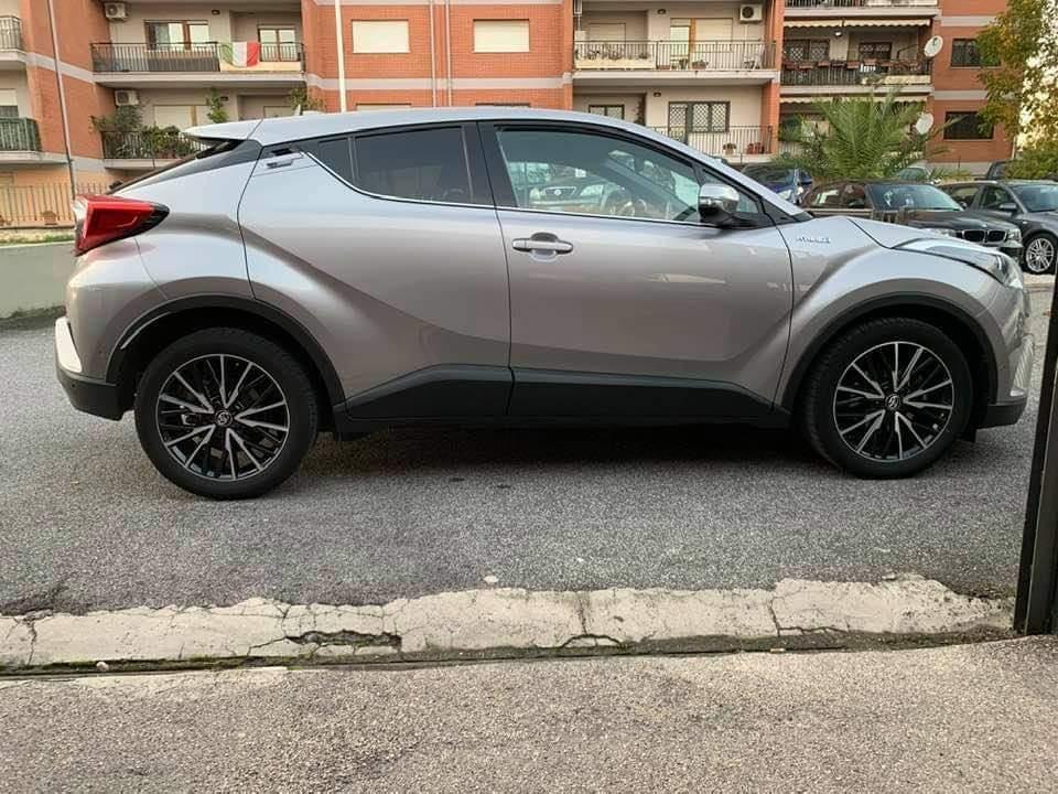 TOYOTA C-HR C-HR 1.8 Hybrid E-CVT Lounge