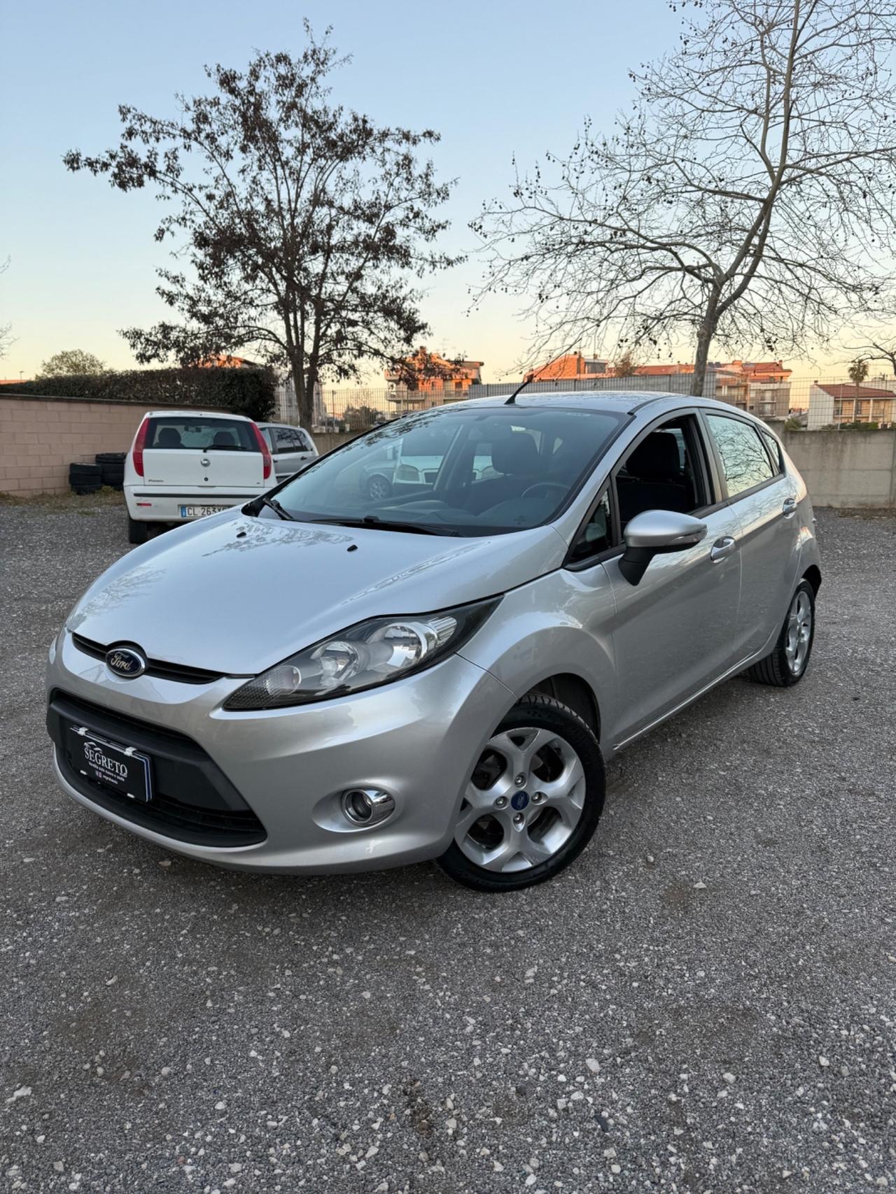 Ford Fiesta 1.4 TDCi 70CV 5 porte Titanium NEOPATENTATI