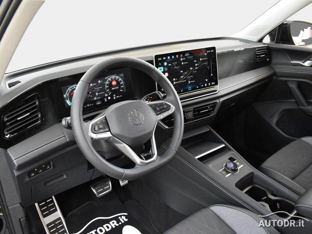 Volkswagen Tiguan 1.5 eTSI DSG Edition Plus, IQ.Light, Cerchi18, 360 Telecamere