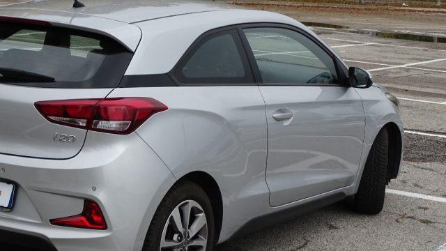 HYUNDAI i20 Coupé 1.2 84 cv, 3p, "Sport", Garanzia...