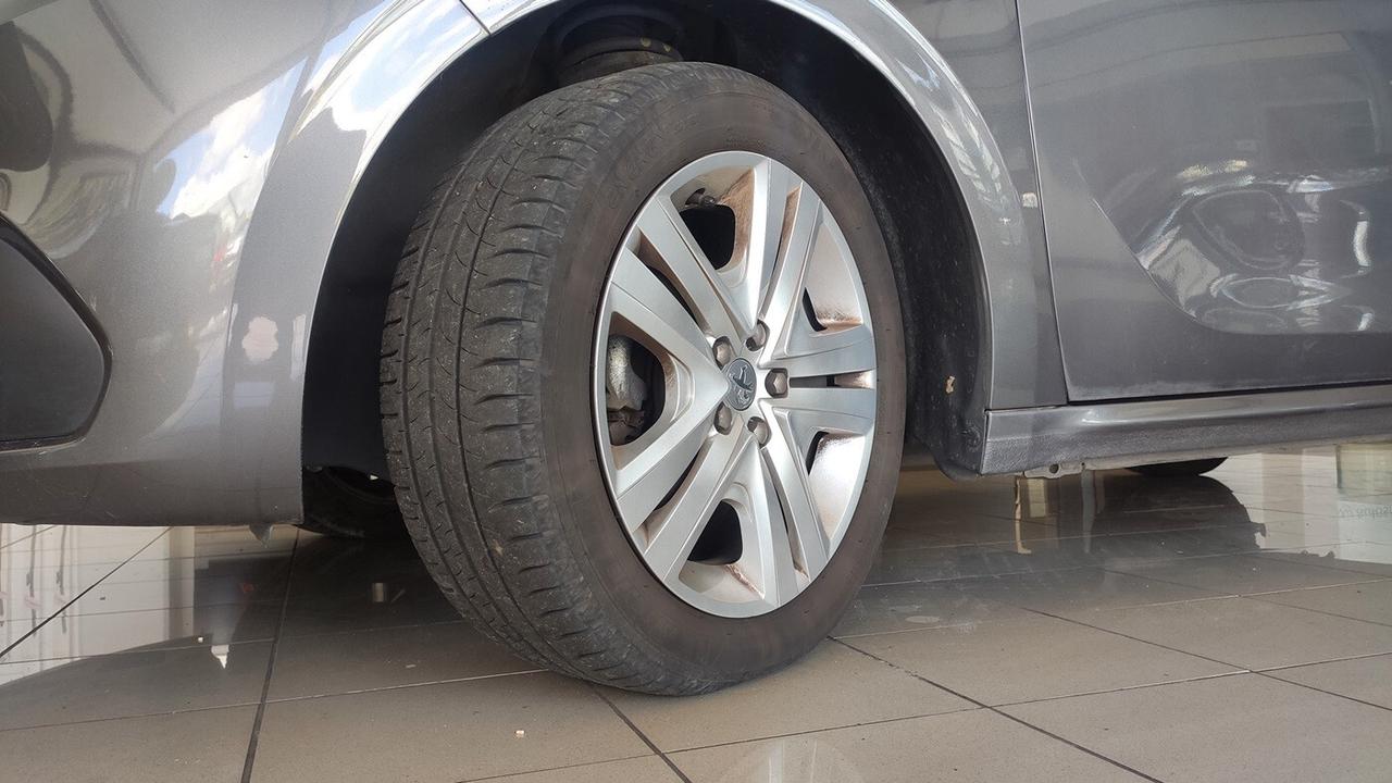 Peugeot 208 PureTech 110 cv Allure
