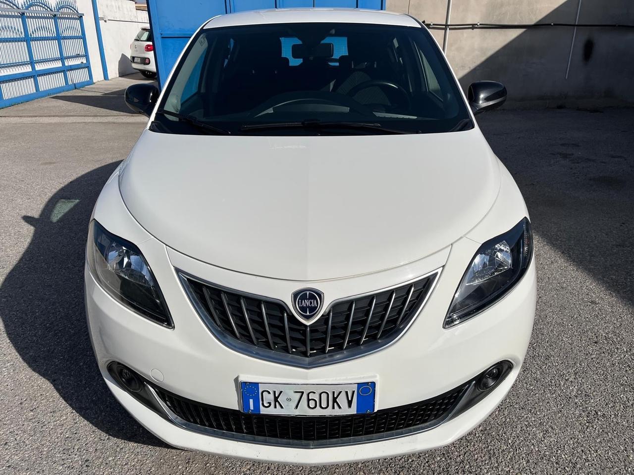 Lancia y 1.0 hybrid- 69 cv -km 69000-06/2022