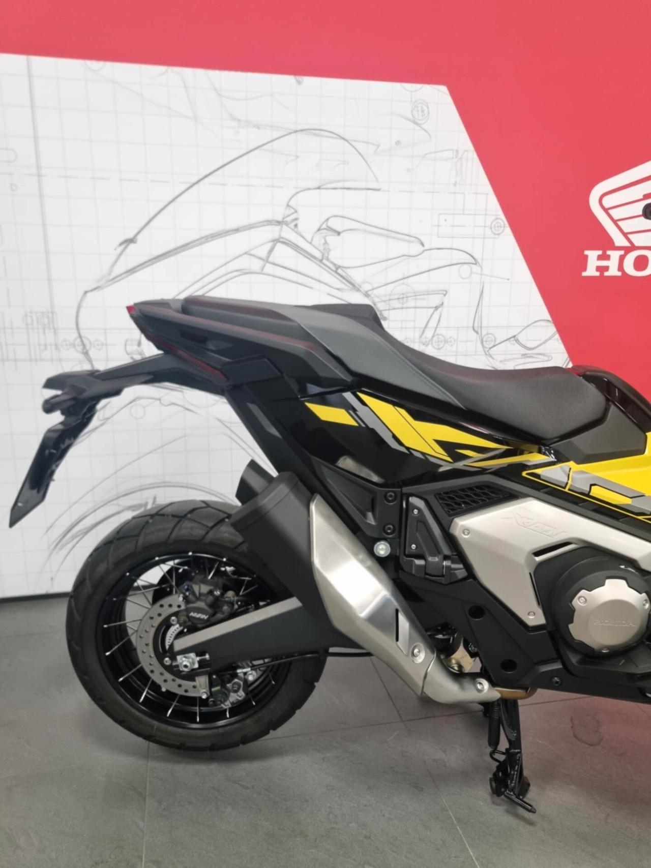 HONDA X-ADV 750 - 2025 - 1957 km