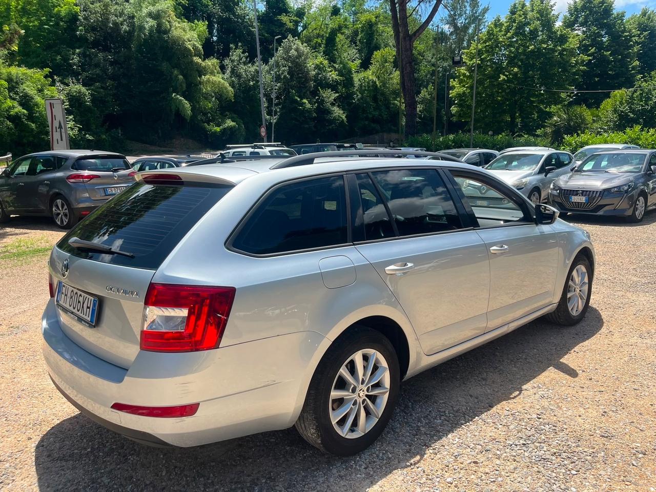 Skoda Octavia 1.6 TDI CR 115 CV DSG Wagon Style