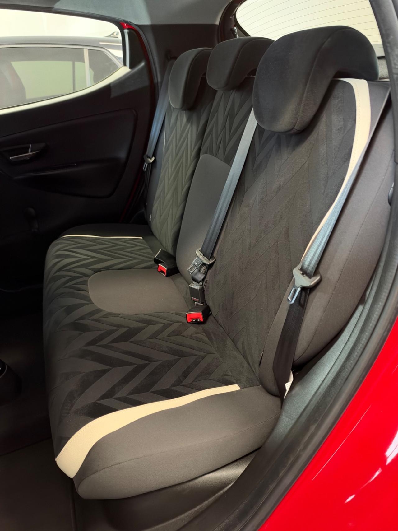 Lancia Ypsilon 1.3 MJT 95 CV Lounge
