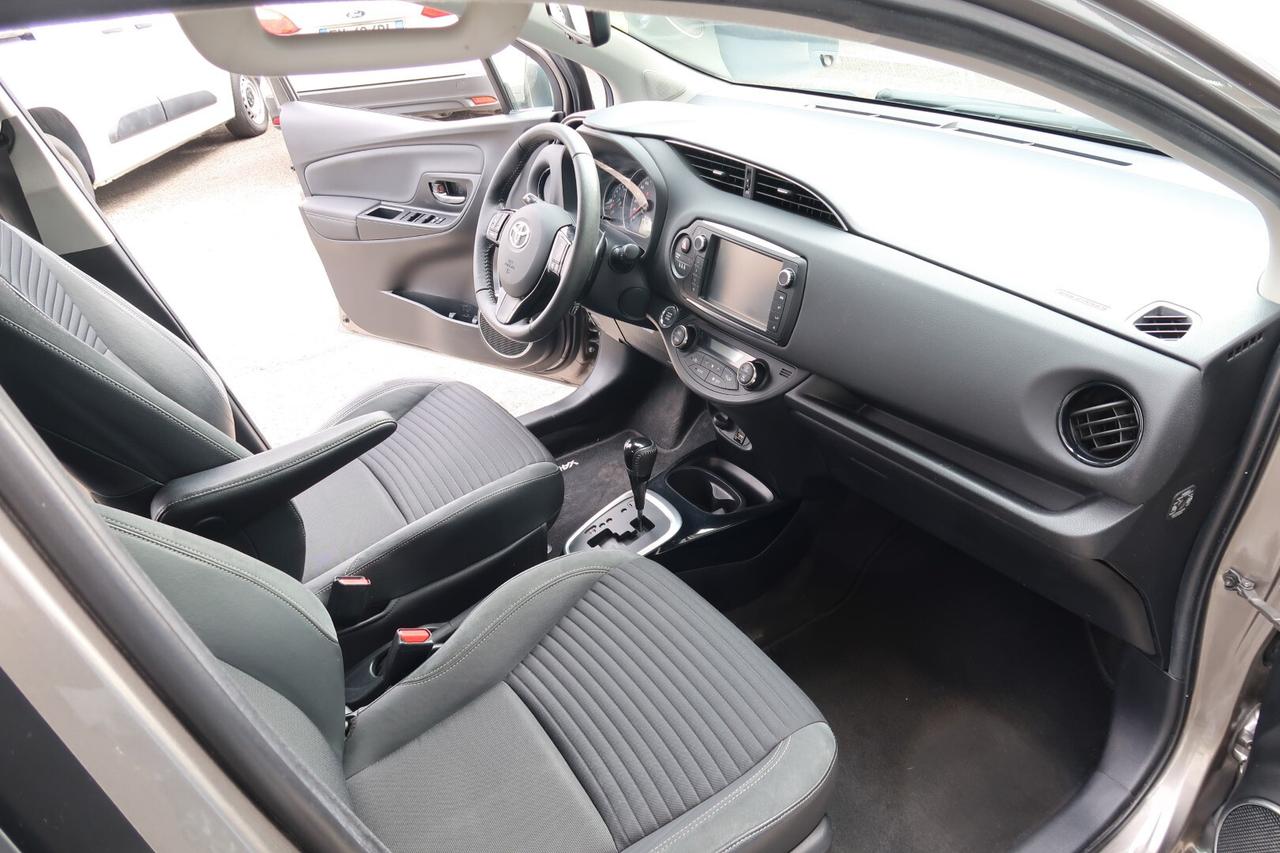 Toyota Yaris 1.3 5 porte Lounge Automatica