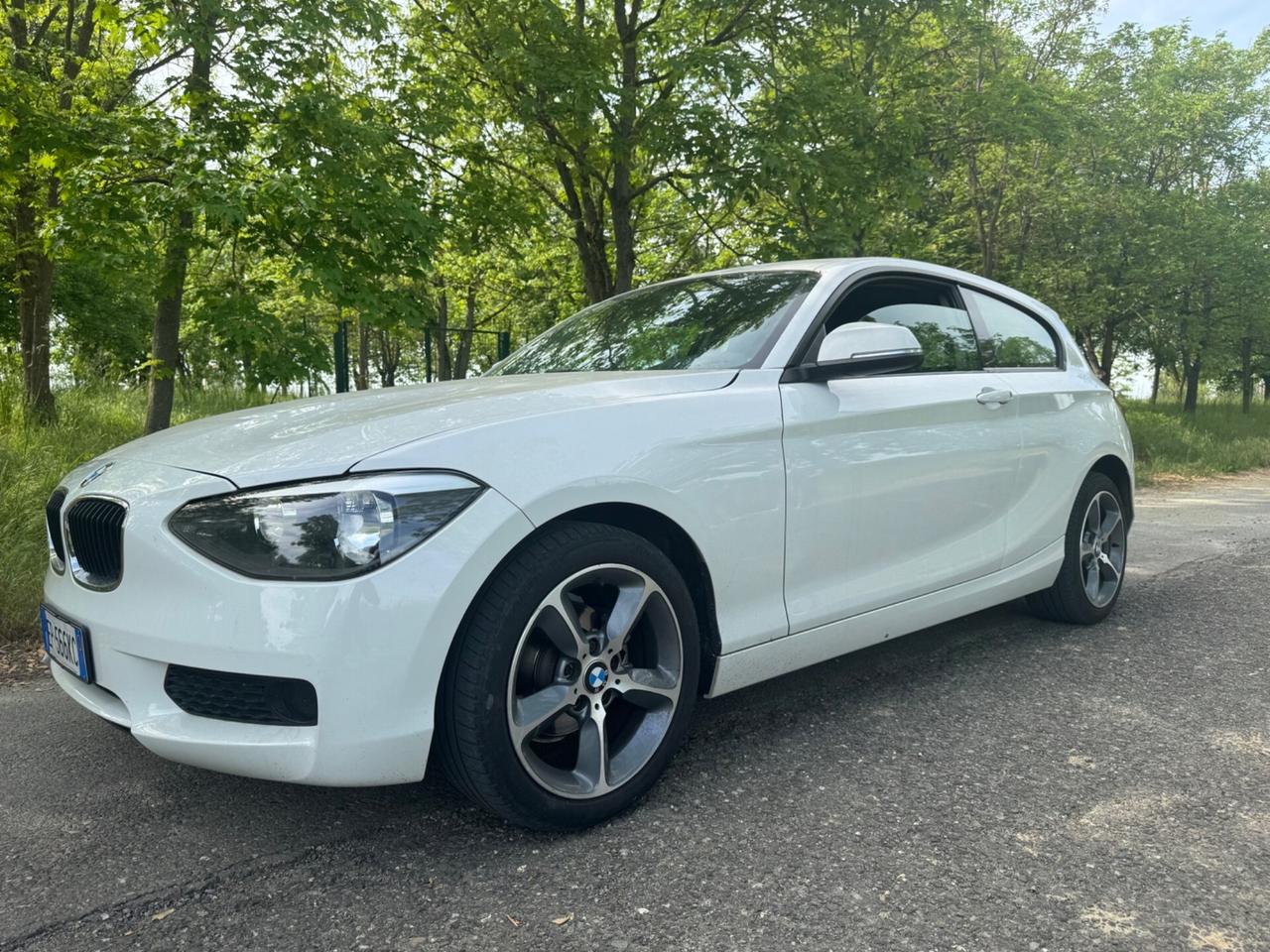 Bmw 114 114i 5p. Unique