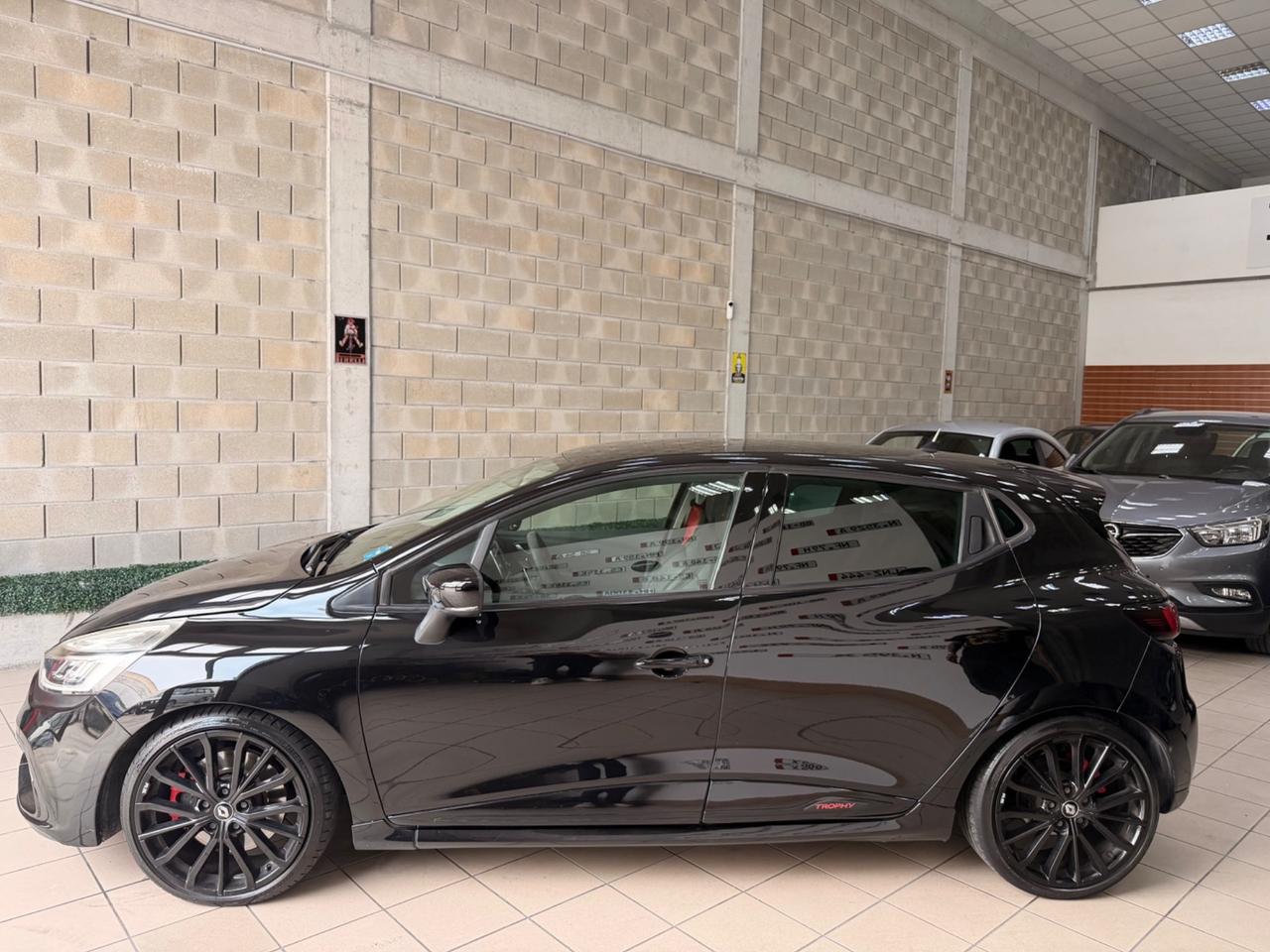 Renault Clio TCe 220CV R.S. Trophy